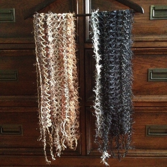 Accessories - Vintage gray and Black open knit scarf